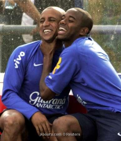 robinho and   robirto carlos